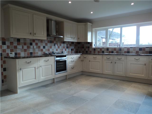  Image of 4 Bedroom   To Rent at 56 woodthorpe lane sandal